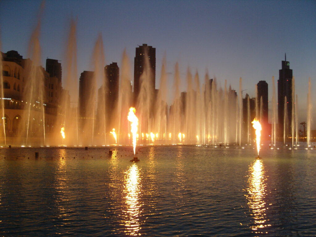 Dubai fountain suikulähde iltashow